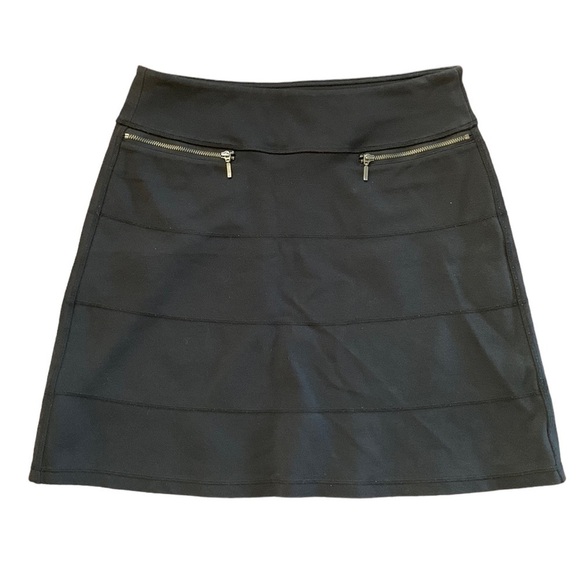 Athleta Strata Black Skirt Stretch Ponte Knit Zipper Pockets Size Small - Picture 1 of 7